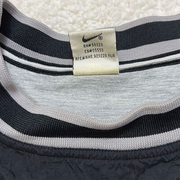 Vintage 1990s Nike Embroidered Windbreaker Pullover - Picture 4 of 11